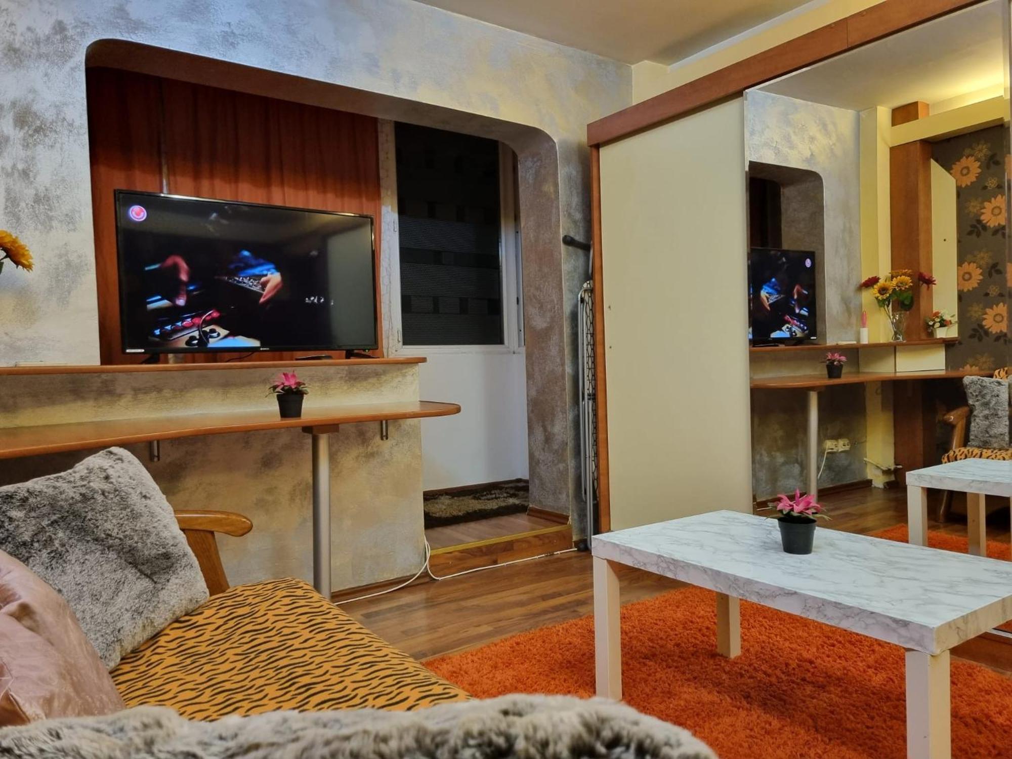 My House - Ultracentral Romana Square Near Old Town บูคาเรสต์ ภายนอก รูปภาพ